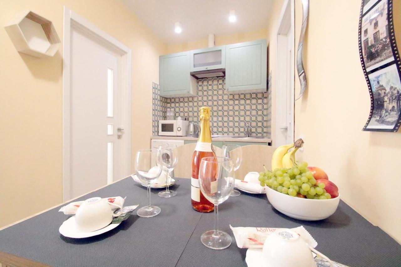 "Deluxe Apartments" On Balabana 12 - 1222 Lviv Bagian luar foto